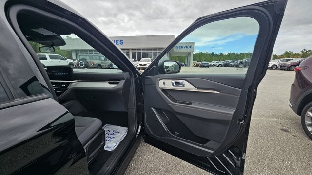 2027 Ford Explorer Active w/200A Pkg