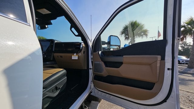 2026 Ford Super Duty F-350 SRW LARIAT