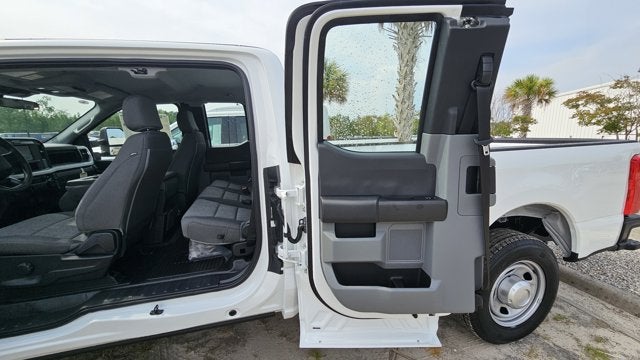 2025 Ford Super Duty F-350 SRW XL