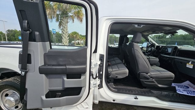 2025 Ford Super Duty F-350 SRW XL